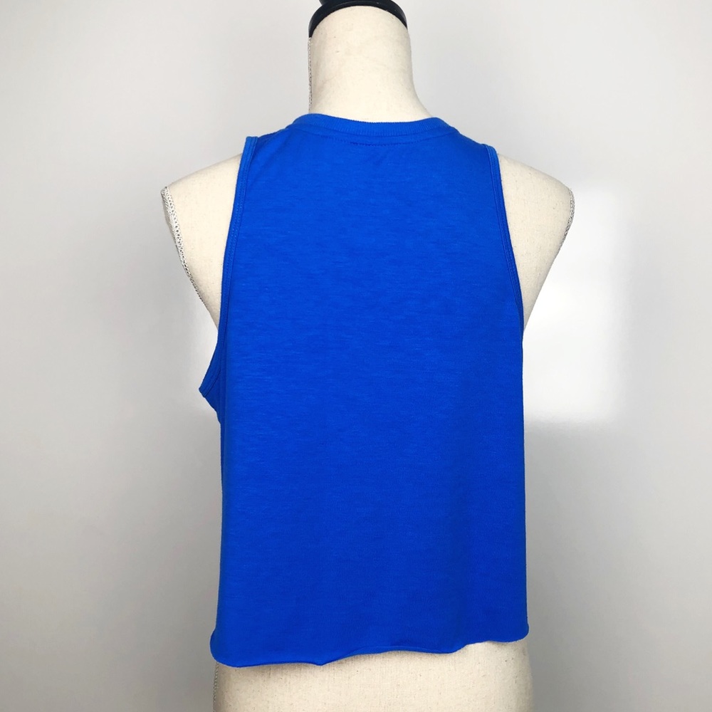 JESSICA SIMPSON BLUE WARM UP CROP CUT-OFF TANK - Picture 2 of 7